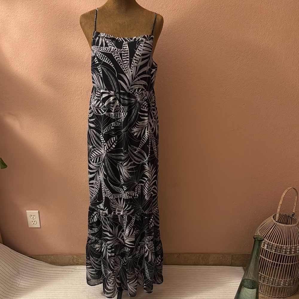 Banana Republic Black and White Leaf Print Maxi Dress